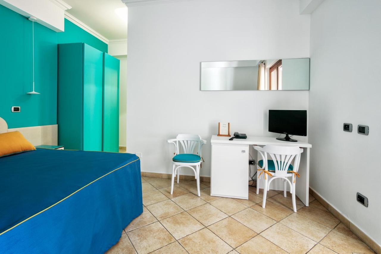Residence Hotel La Giara 리파리 외부 사진