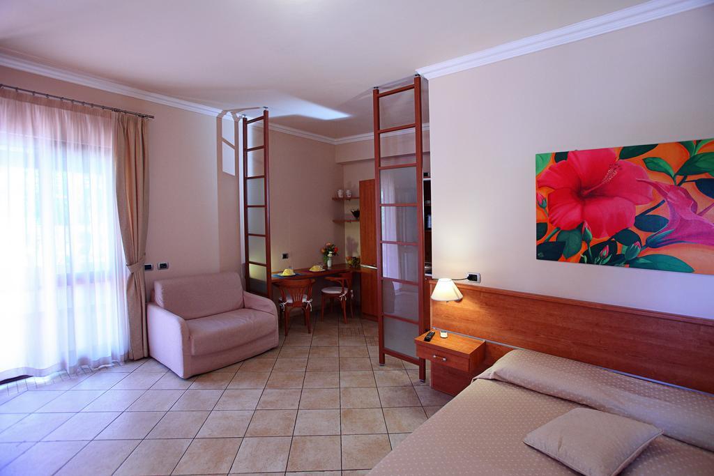 Residence Hotel La Giara 리파리 외부 사진