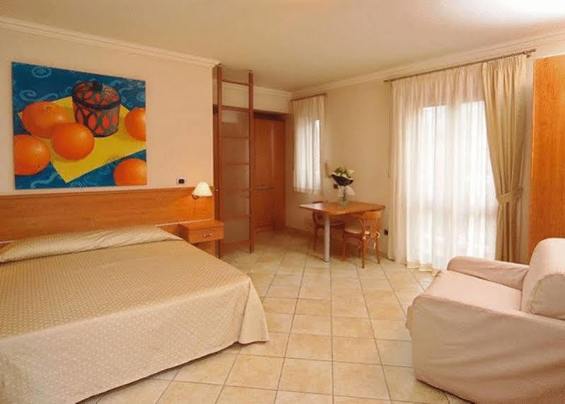 Residence Hotel La Giara 리파리 외부 사진