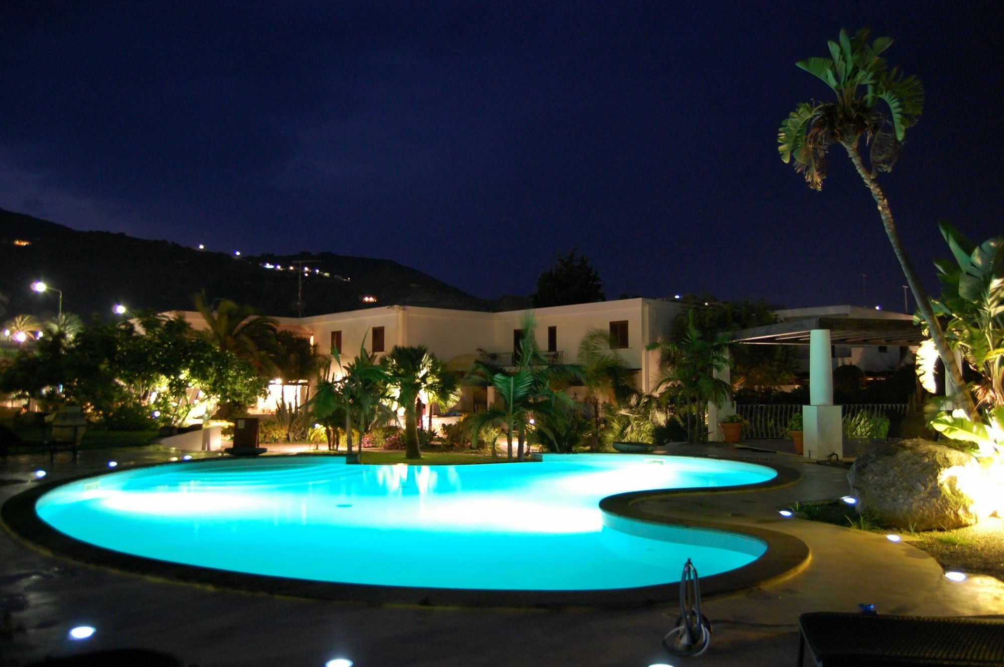 Residence Hotel La Giara 리파리 외부 사진